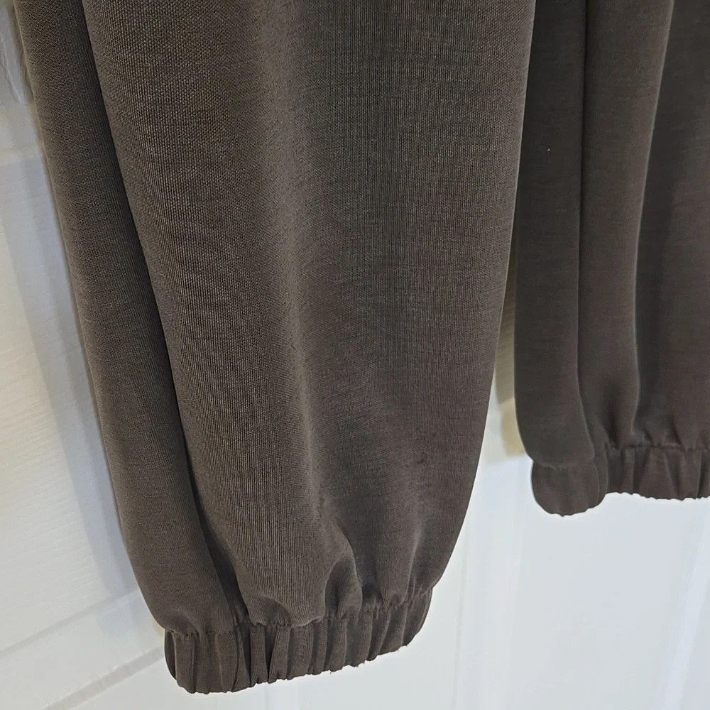 Evereve Ari Cargo Joggers - Picture 5 of 12